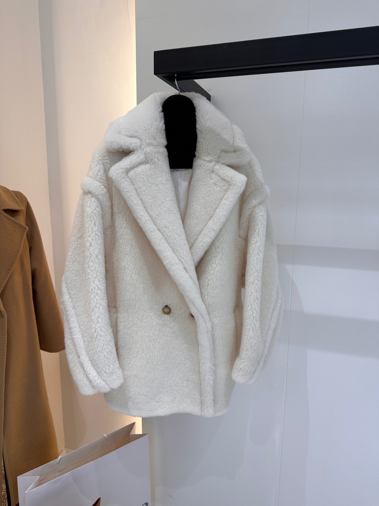 マックスショートテディベアコート 62% アルパカ 26%  - Wool Coat Peacoat のレビューと価格
